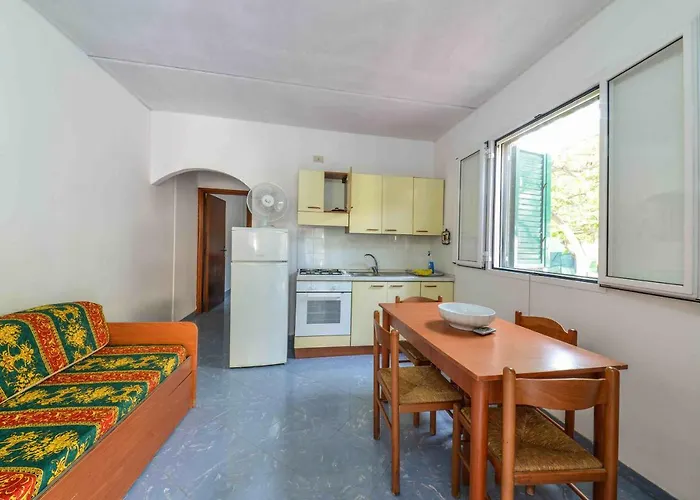 Dattoli アパート ペスキチ